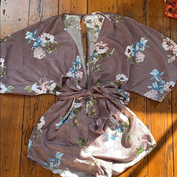 Silk like Romper (SIZE MED) - Picture 1 of 3